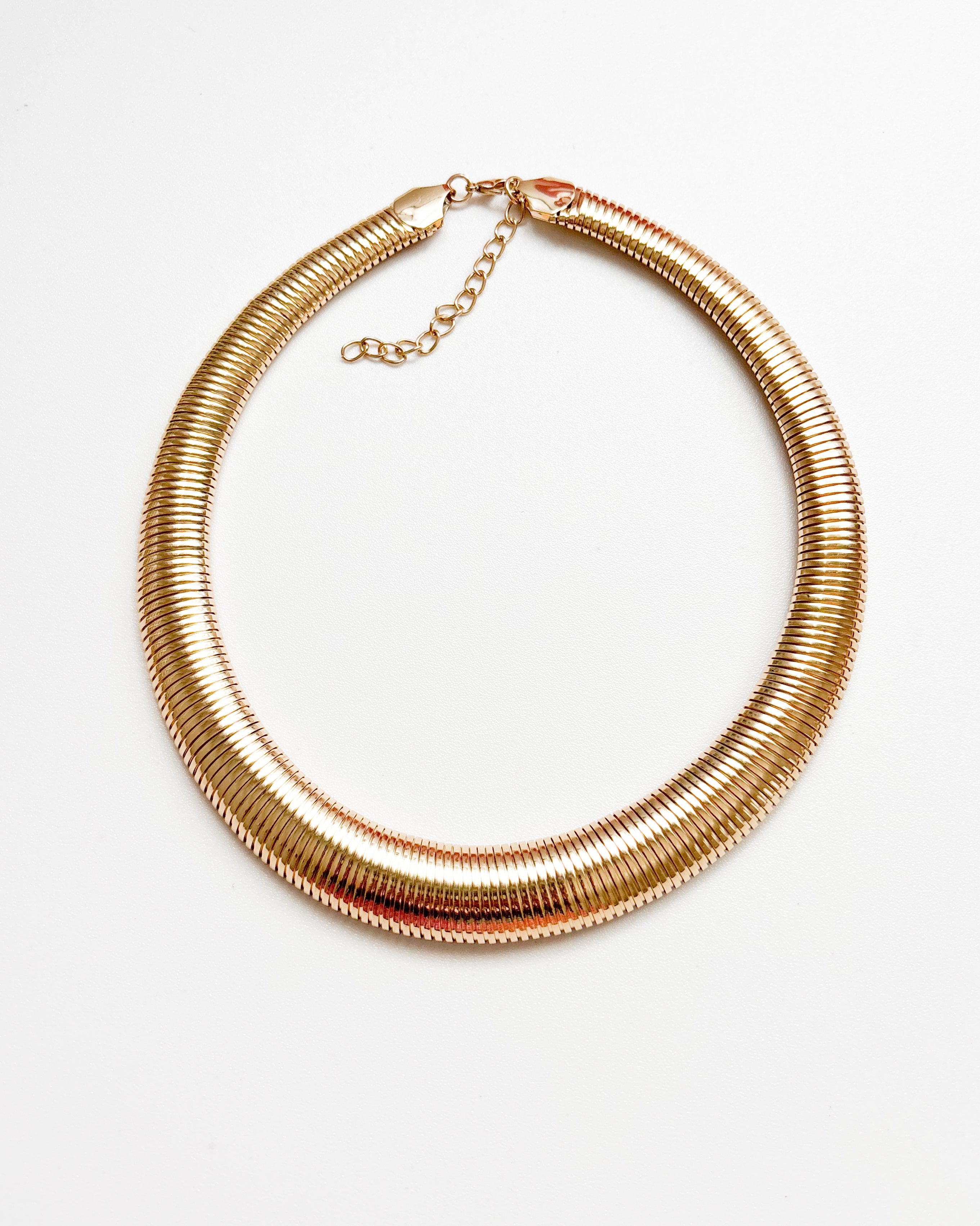 COLLAR GARGANTILLA ORO