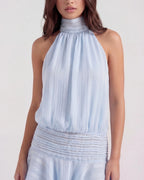 Vestido mini azul con espalda abierta