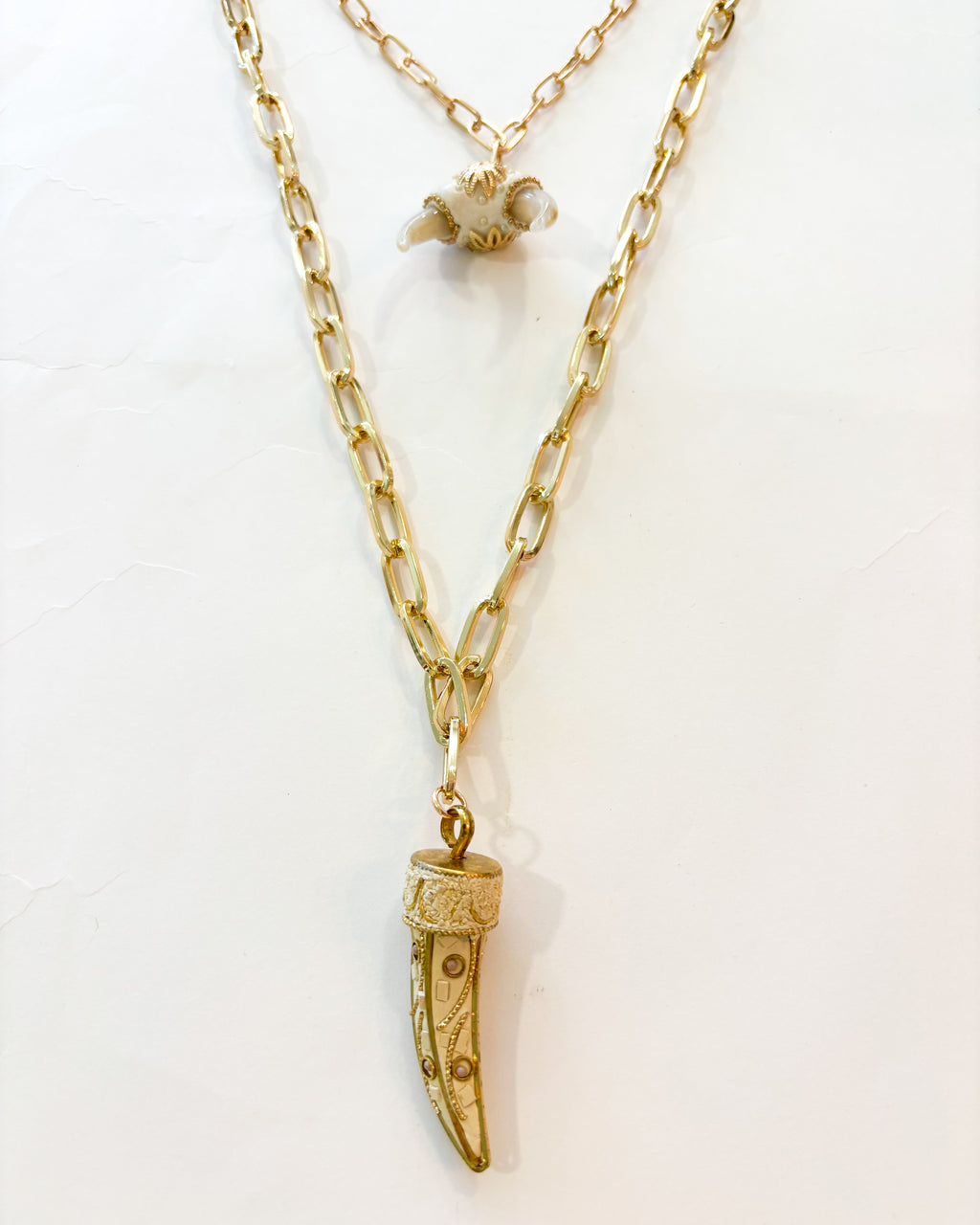 COLLAR CUERNO DOBLE