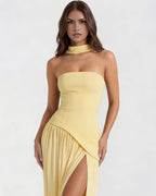 Vestido maxi amarillo con abertura lateral