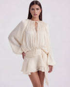 Vestido mini blanco boho con manga abullonada
