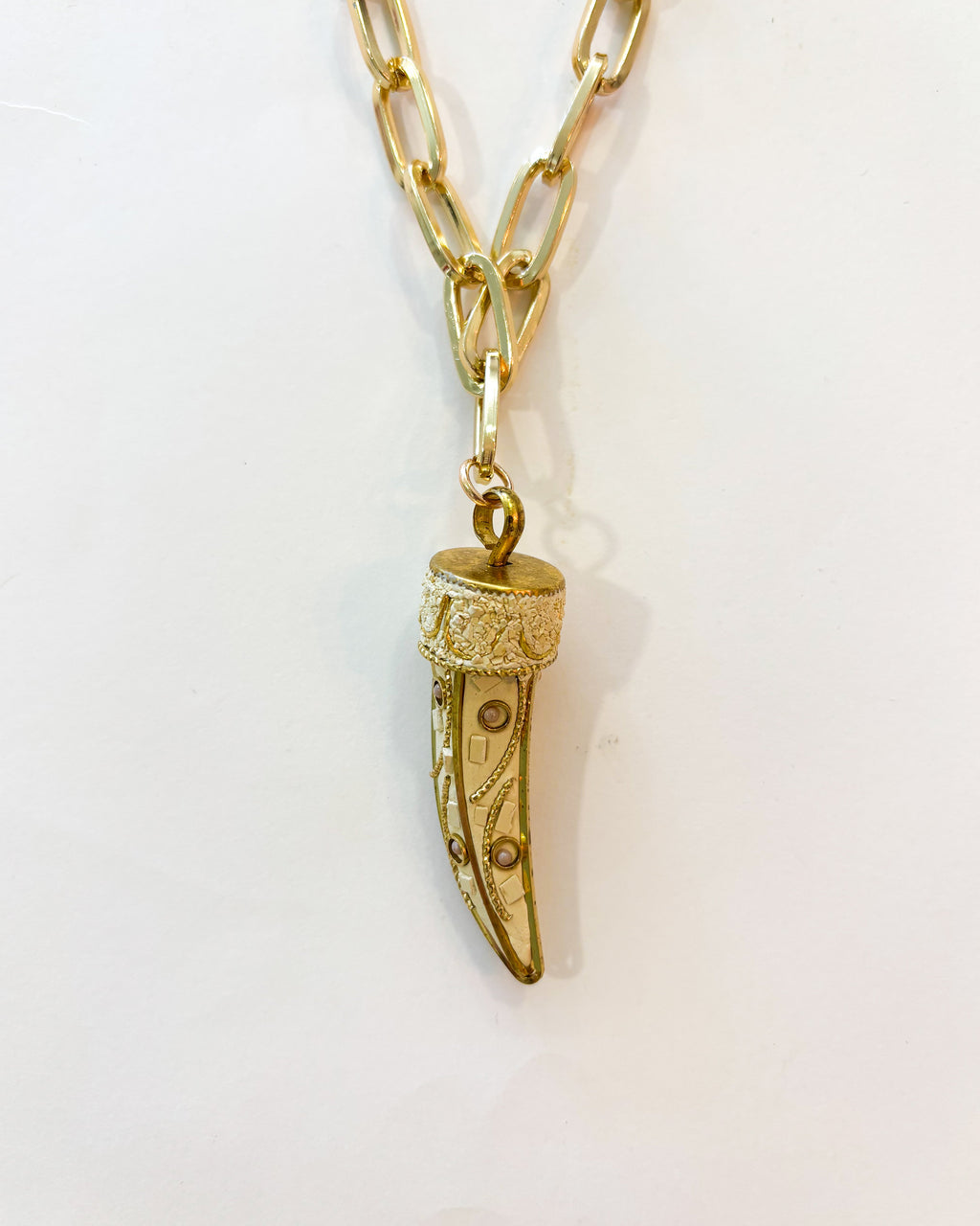 COLLAR CUERNO DOBLE