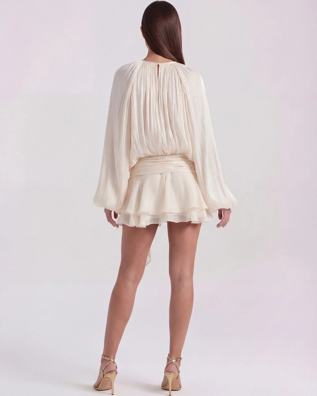 Vestido mini blanco boho con manga abullonada