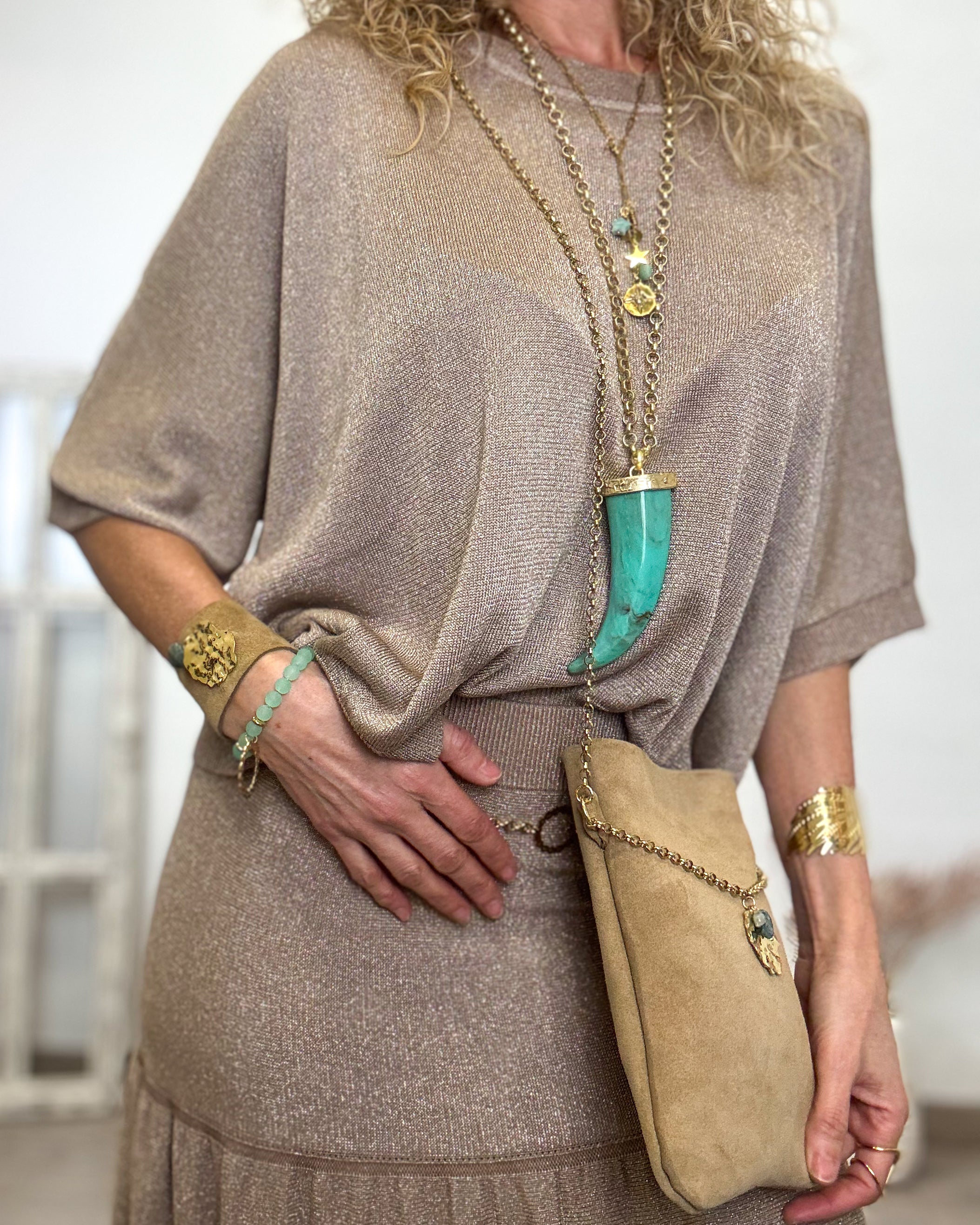 COLLAR CUERNO TURQUESA