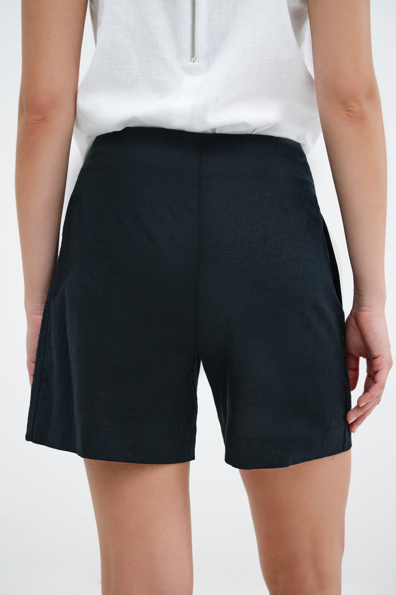Kingsbridge Linen-Blend Shorts
