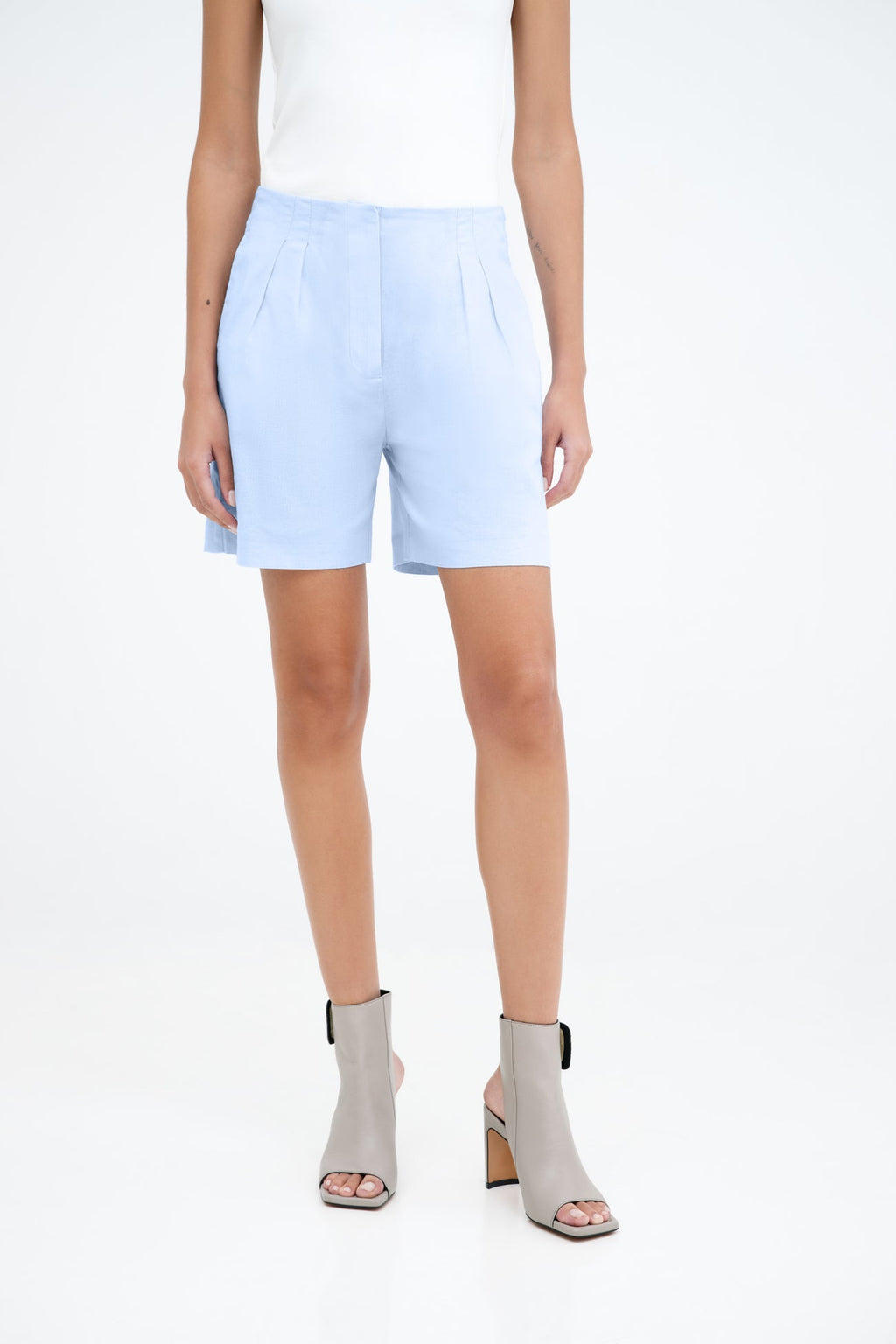 Kingsbridge Linen-Blend Shorts