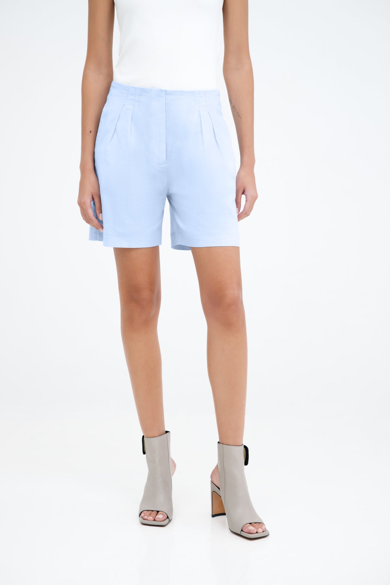 Kingsbridge Linen-Blend Shorts