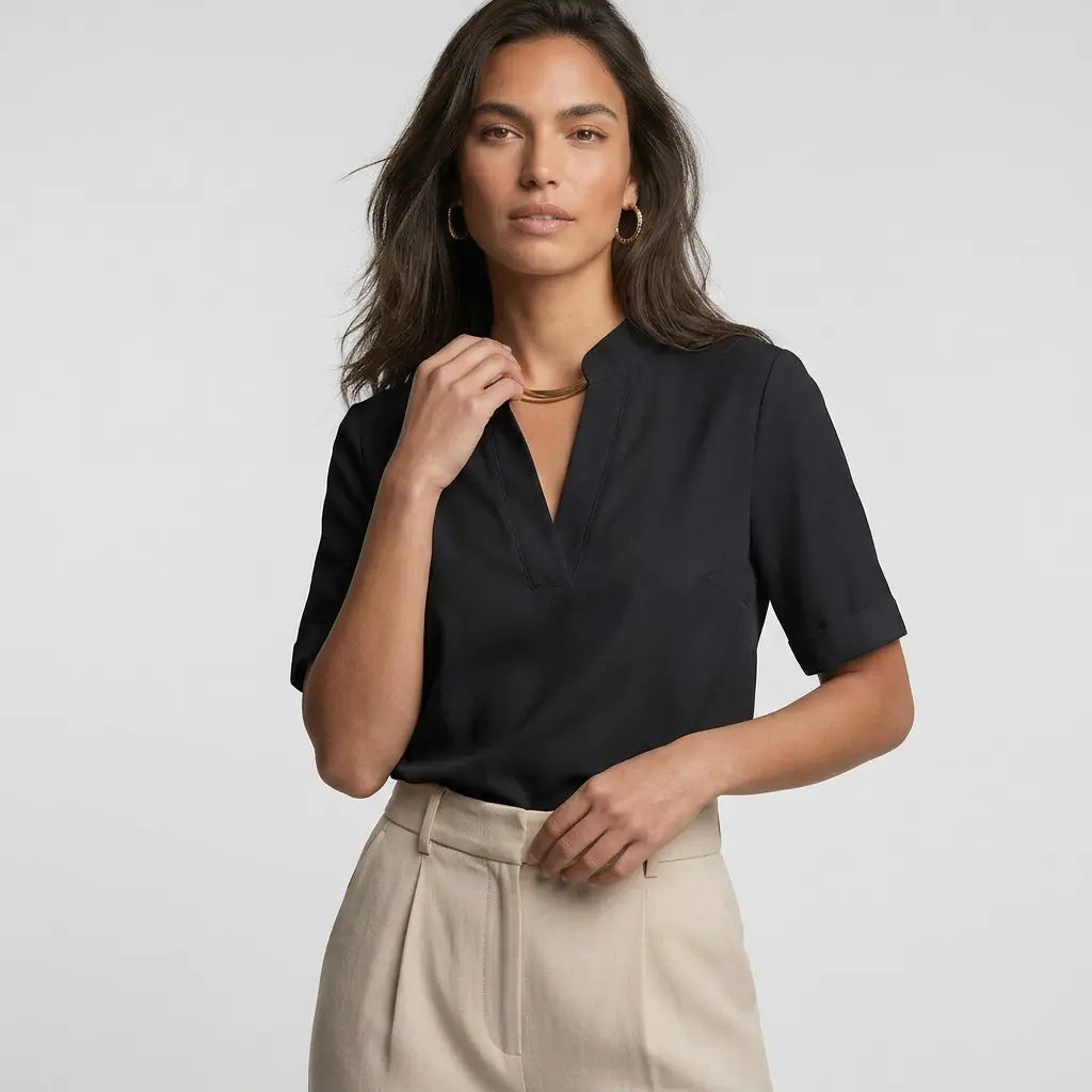 Blusa Elegante con Cuello en V | Básicos Atelier