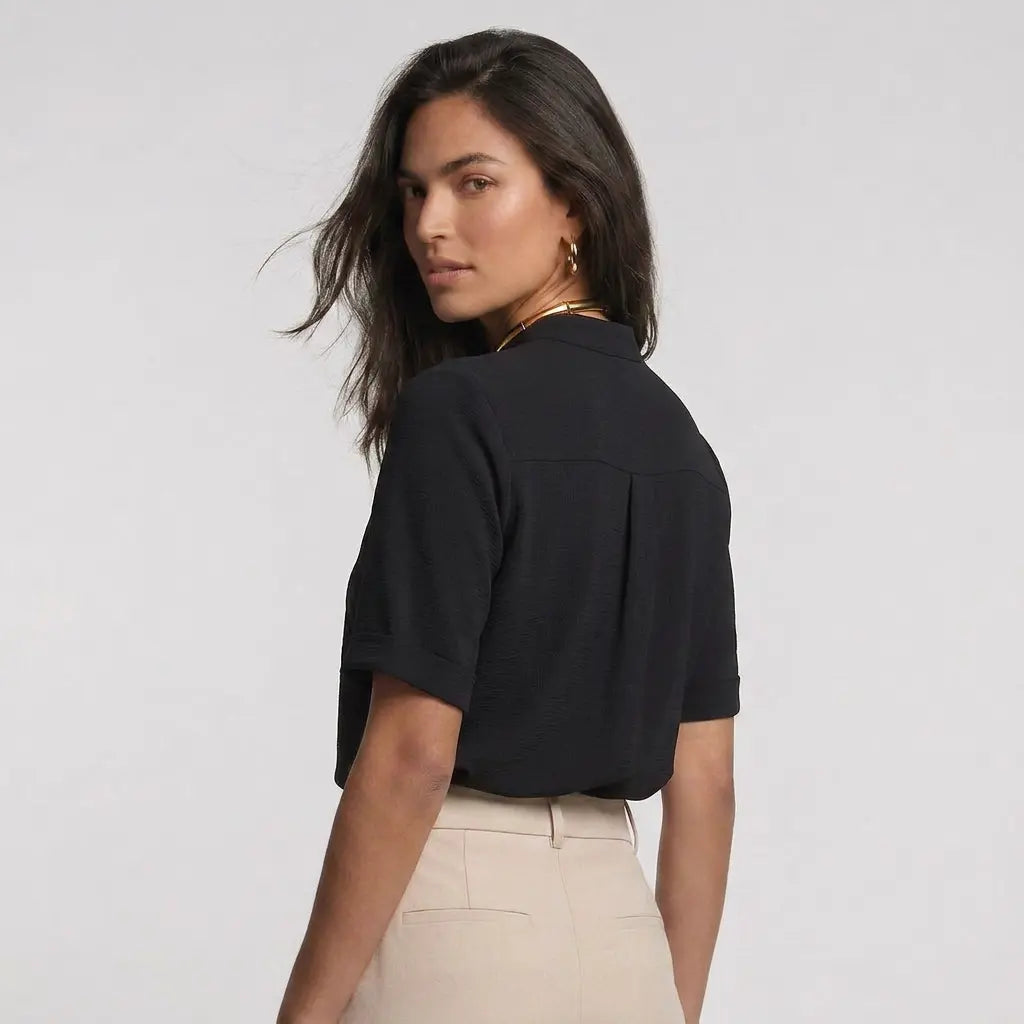 Blusa Elegante con Cuello en V | Básicos Atelier